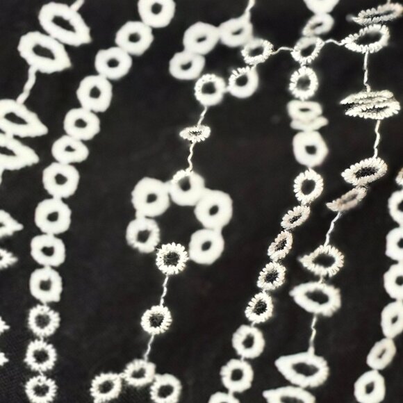 LOFT Black & White Embroidered Scalloped Mini Skirt Easter / Spring sz 4 - Picture 3 of 8